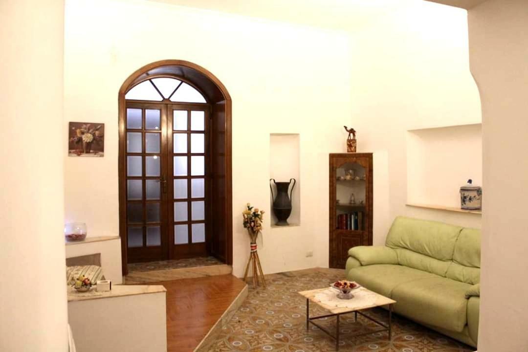 Clelia'S Room Naples Exterior photo